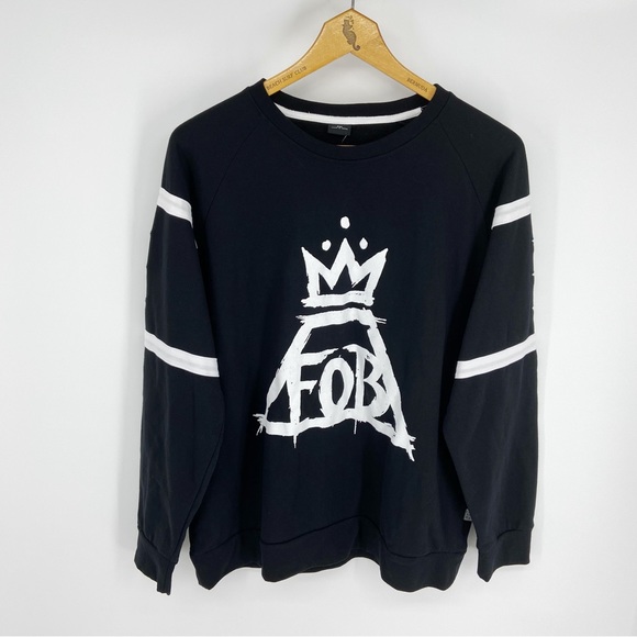 Hot Topic Tops - NWT Hot Topic Fall Out Boy Save Rock and Roll Logo Hockey Crewneck Sweatshirt 2X